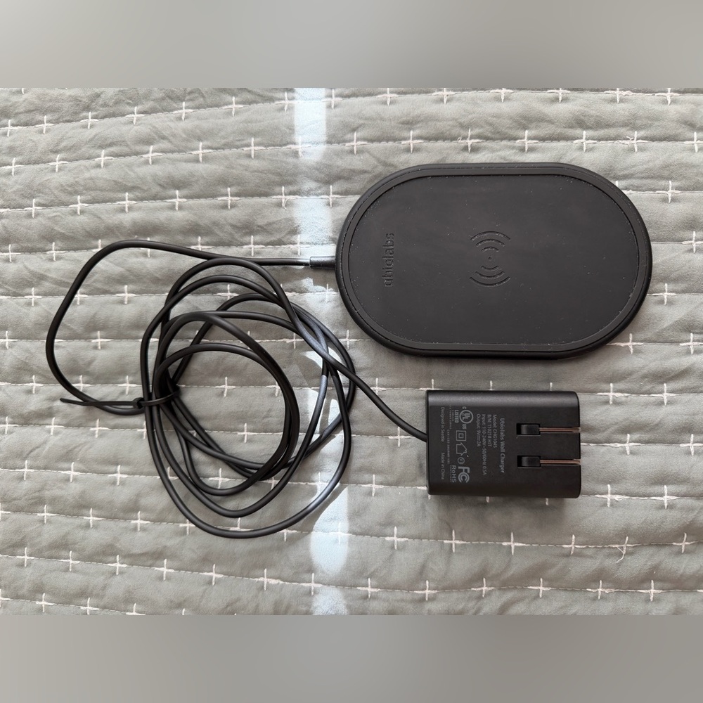 Ubiolabs AWC1018 10W Fast Charge Qi Wireless Charging Pad - iPhone